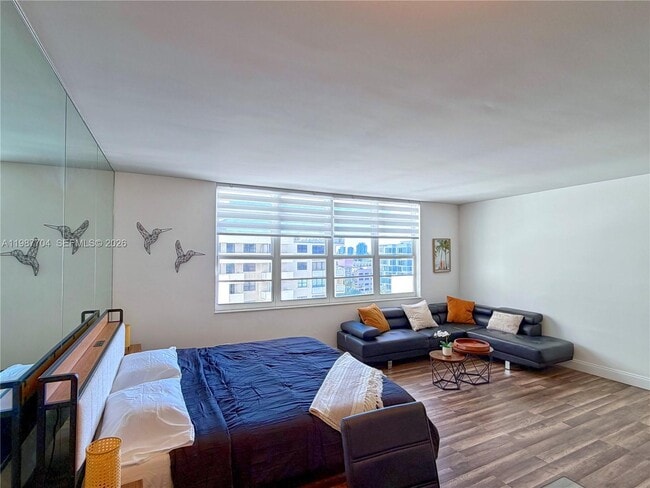 Building Photo - 100 Lincoln Rd