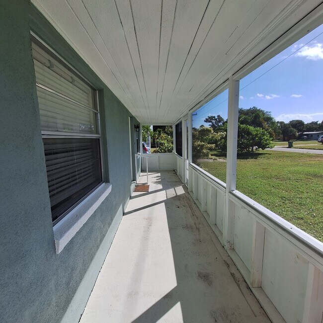 Building Photo - PEACEFUL NEIGHBORHOOD WITH 2 BEDROOMS AND ...