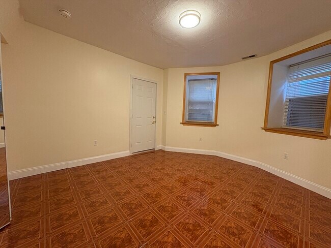 Building Photo - 191 Winthrop Rd