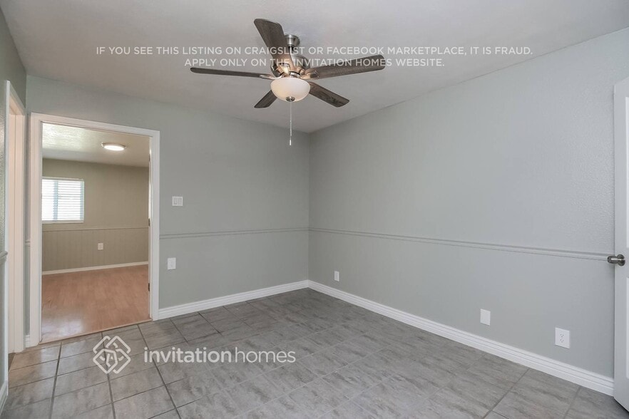 Building Photo - 2926 E Escondido Ave