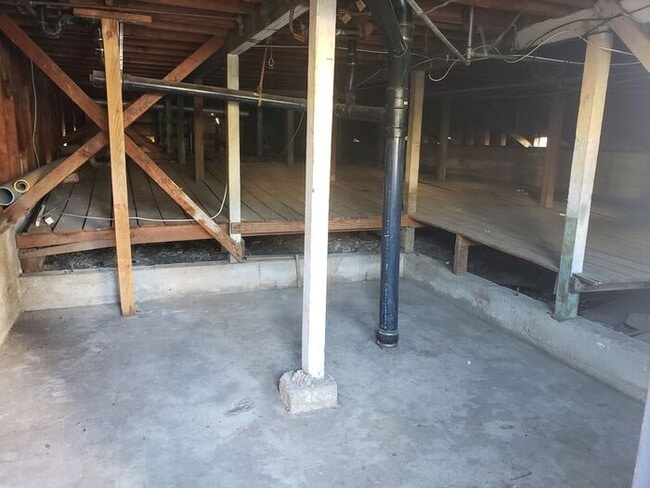 Building Photo - Vintage duplex near La Mesa Village + base...