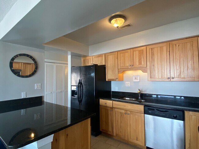 Building Photo - VISTA POINTE