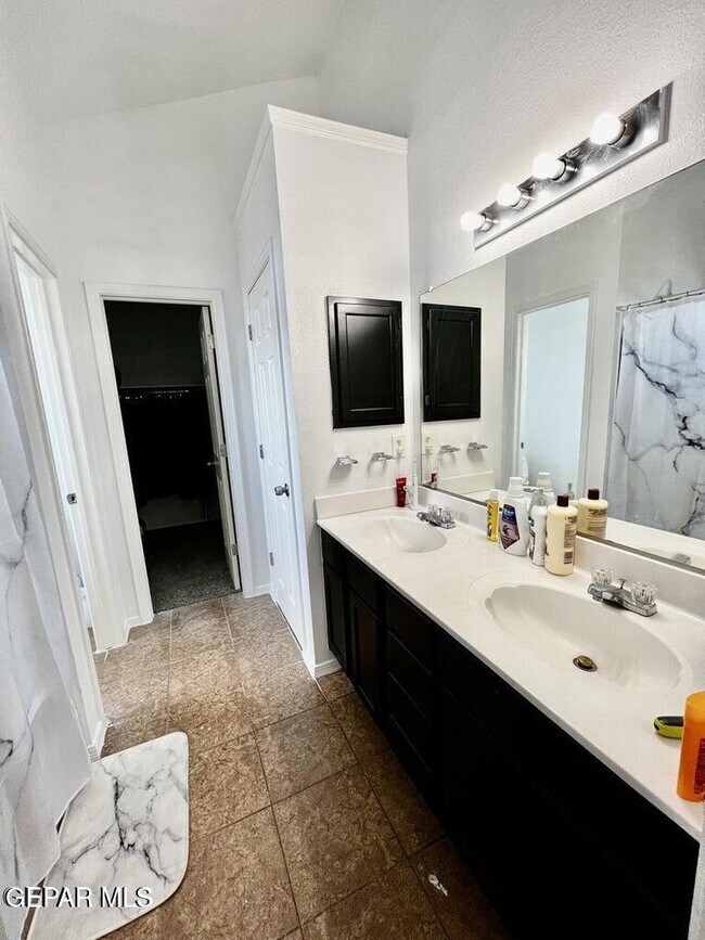 Building Photo - 12701 Francisco Paz Dr