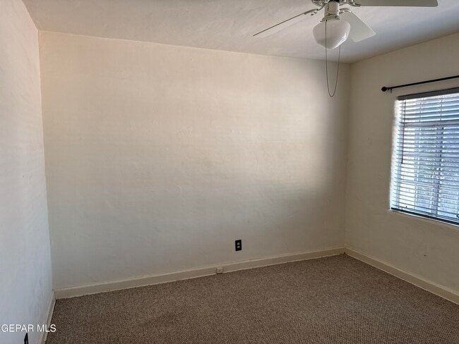 Building Photo - 1222 Mesita Dr