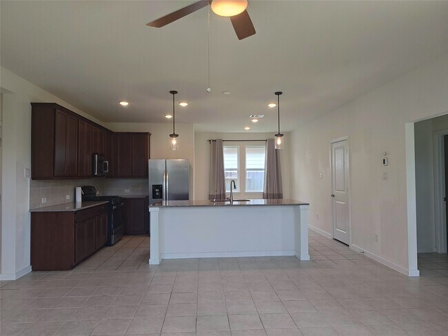 Building Photo - 7802 Winter Hawk Cir