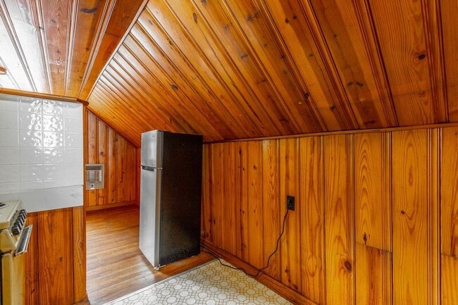 Building Photo - 538 Wando Dr