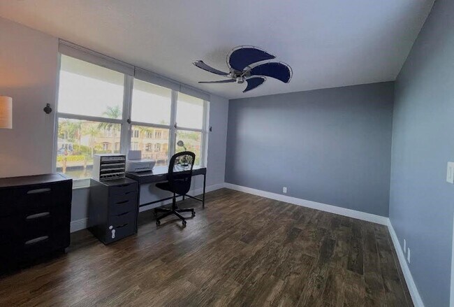 Building Photo - 3175 NE 48th Ct