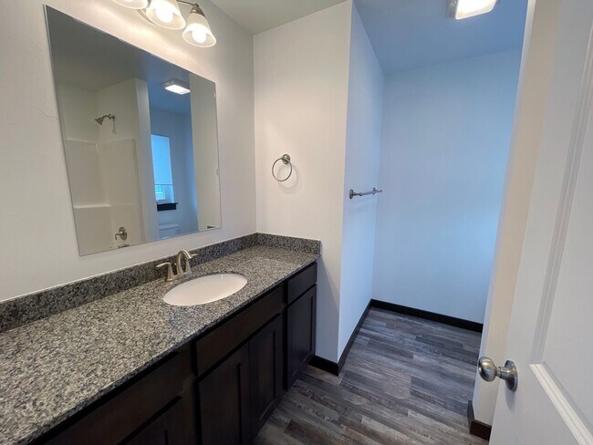 Building Photo - 827 Rookery Ln