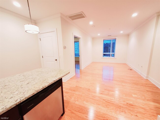 Building Photo - 1 br, 1 bath Condo - 485 Summer St 305