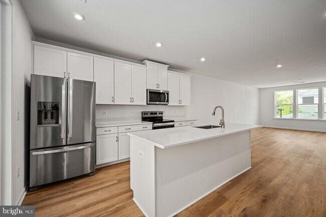 Building Photo - 2534 Neabsco Common Pl