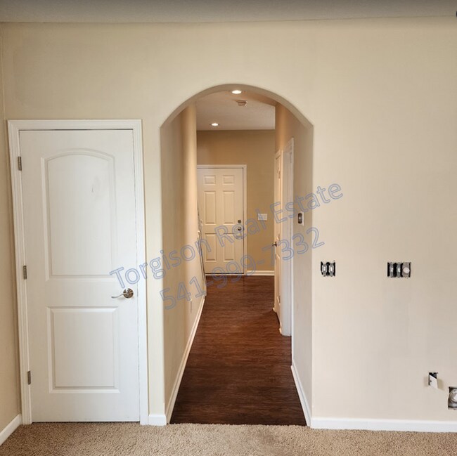 Building Photo - 5828 Trail Creek Dr