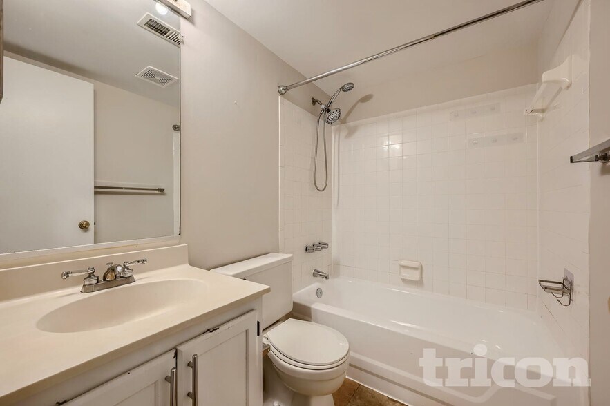 Building Photo - 7832 Falling Leaves Ct