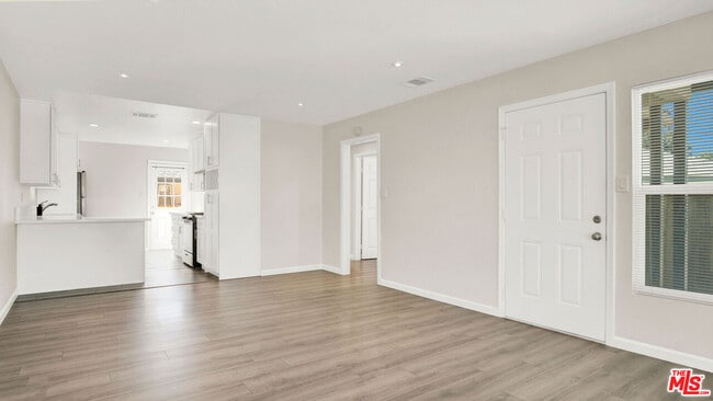 Building Photo - 10422 El Rancho Dr