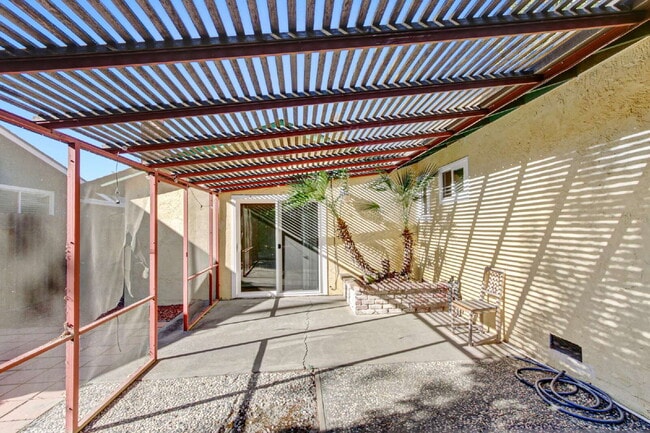 Building Photo - Classic Davis Manor Ranch — 3 Bed, 2 Bath with Covered Patio and Large Yard