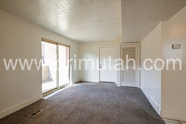 Building Photo - 4809 S 1740 E