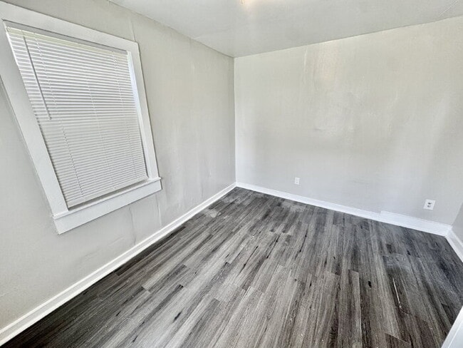 Building Photo - 478 Dixie Rd