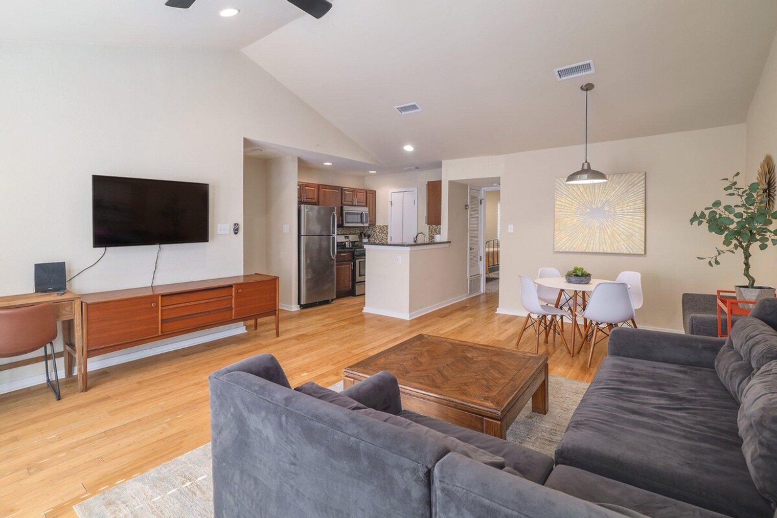 Building Photo - 1601A Southgate Cir