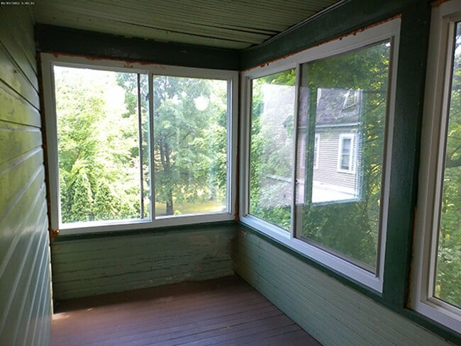 Building Photo - 418 Cherry St