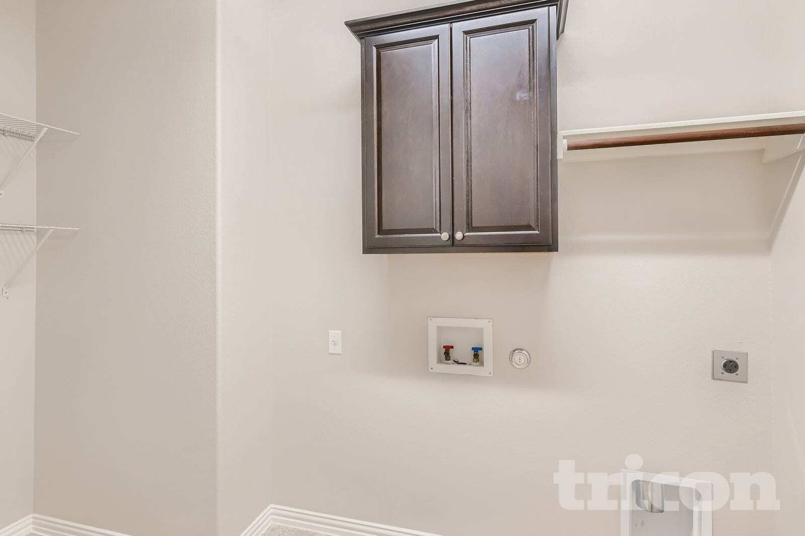 Building Photo - 1913 Colony Glen Ln