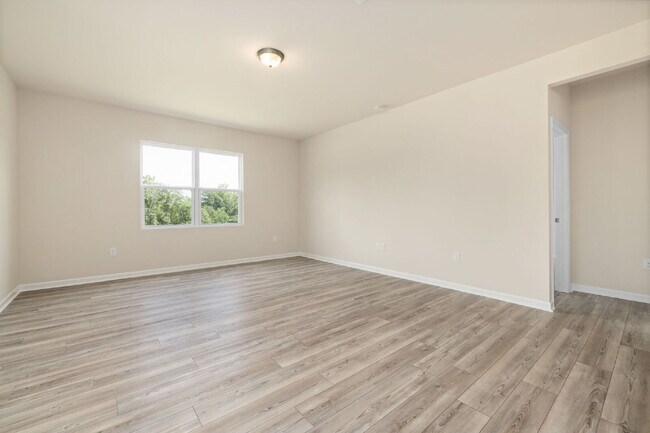 Building Photo - Spacious 4BR/2BA Ranch in North East Raleigh – Internet & Cable Included | Open Floor Plan, Commu...
