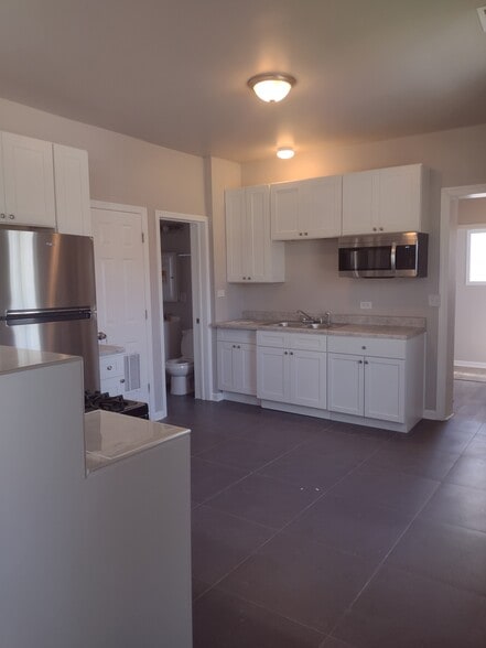 Building Photo - 48 W 21st St