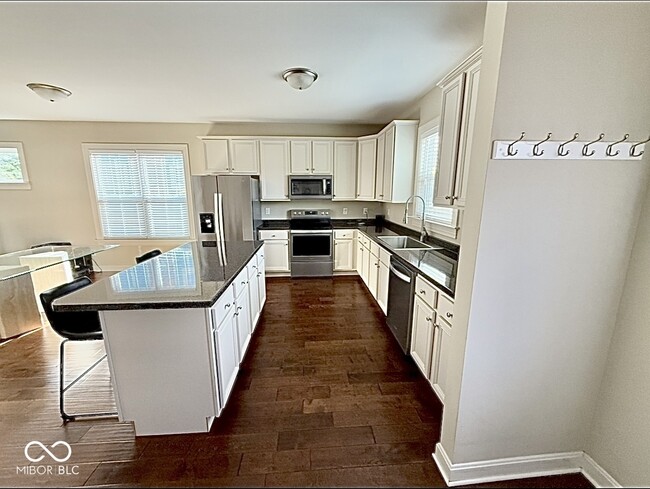 Building Photo - 836 N Beville Ave