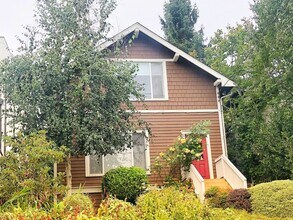 Building Photo - Beautiful Madison Valley Craftsman