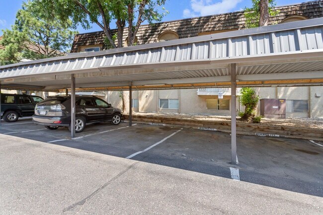 Building Photo - 2 bed / 1 bath - Whispering Pines Condo