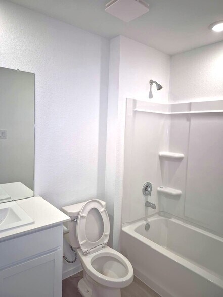 Building Photo - 20034 Palermo Shores Dr