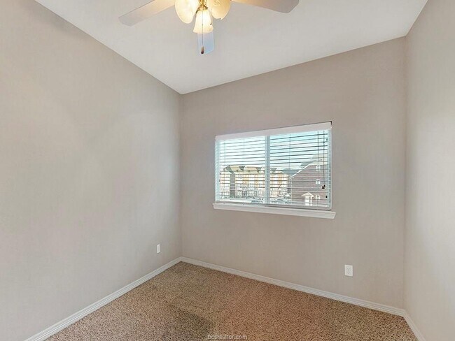 Building Photo - Lakeridge Townhomes #2607