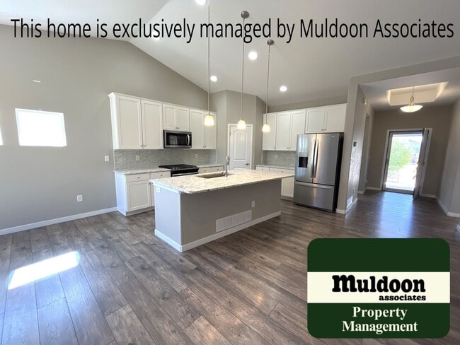 Building Photo - Immaculate Banning Lewis rancher