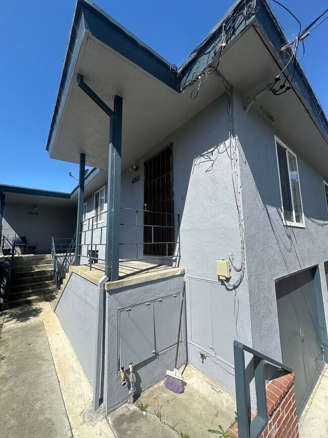 Building Photo - 4511- 4515 Penniman Ave