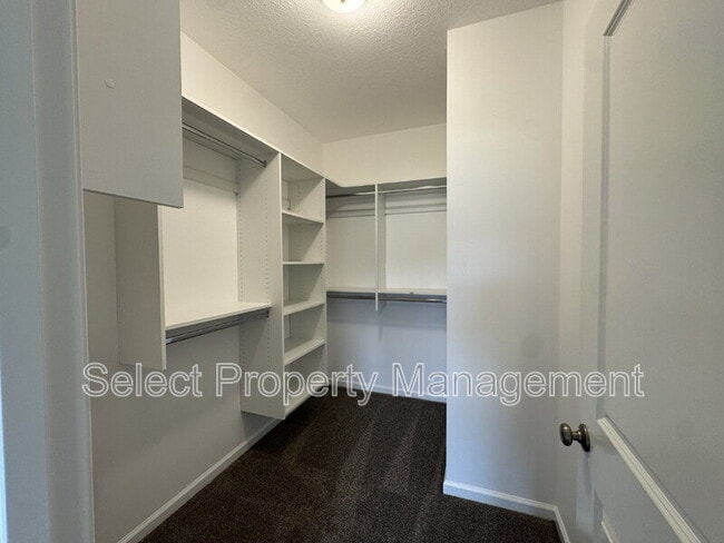 Building Photo - 8783 Elmont Cv