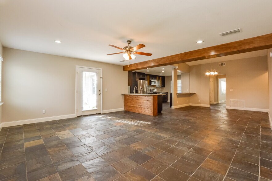 Building Photo - 9744 Heatherwood Ct