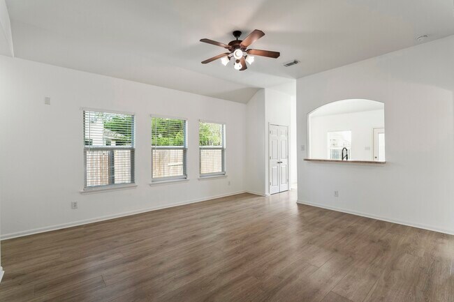 Building Photo - 21810 Mansfield Bluff Ln