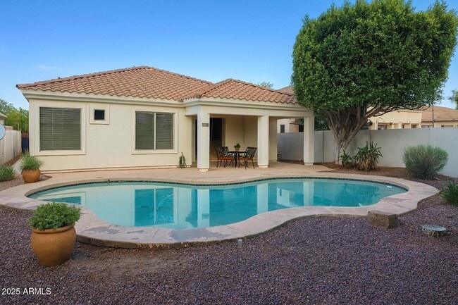 Building Photo - 231 E Krista Way