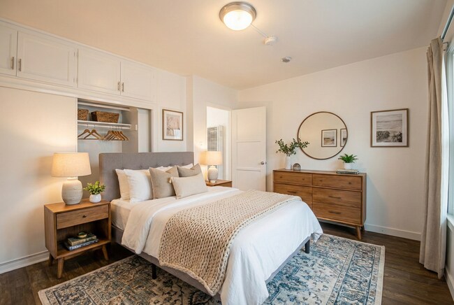 Building Photo - 5871.5 W 88th St