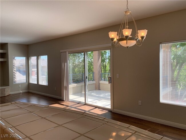 Building Photo - 820 Sunrise Peak Way