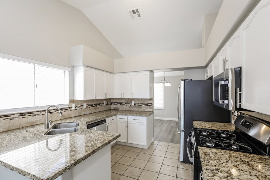 Building Photo - 4340 W La Madre Way