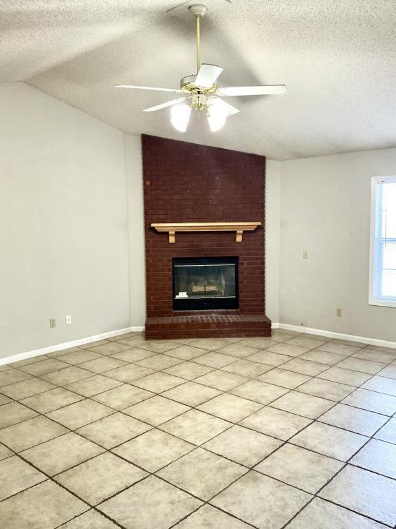 Building Photo - 617 Green Dr