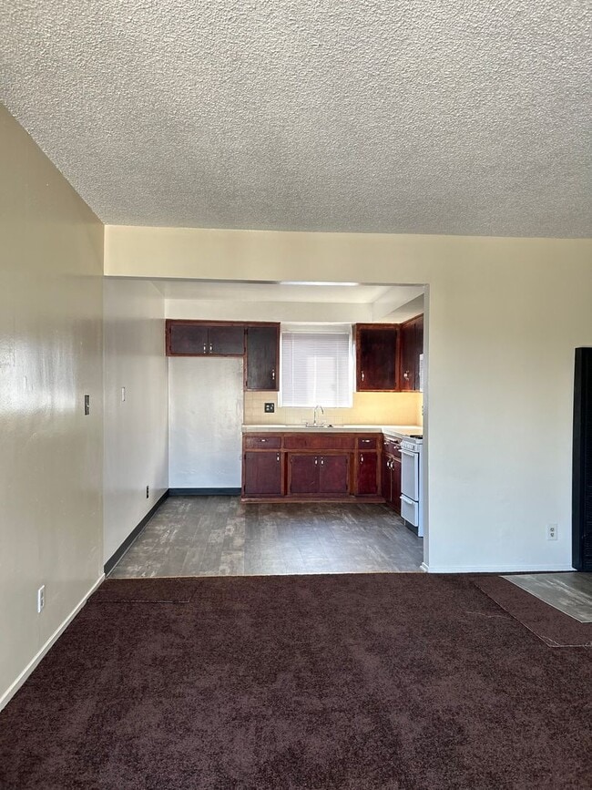 Building Photo - 1622 W 81st St
