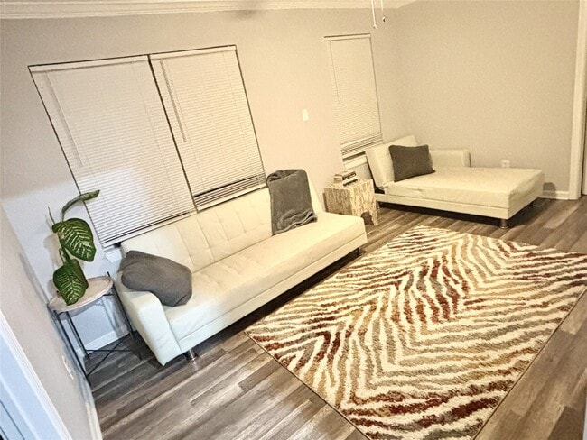 Building Photo - 4014 Farmer St