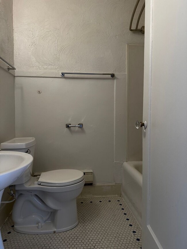 Building Photo - Classic Charming Bungalow in the Heart of ...