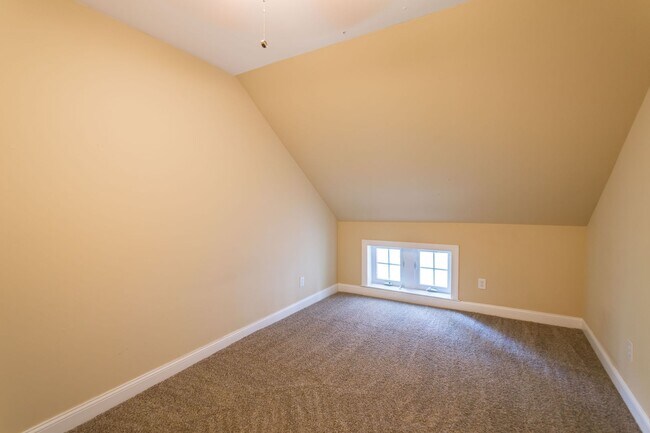 Building Photo - 535 Spruce St
