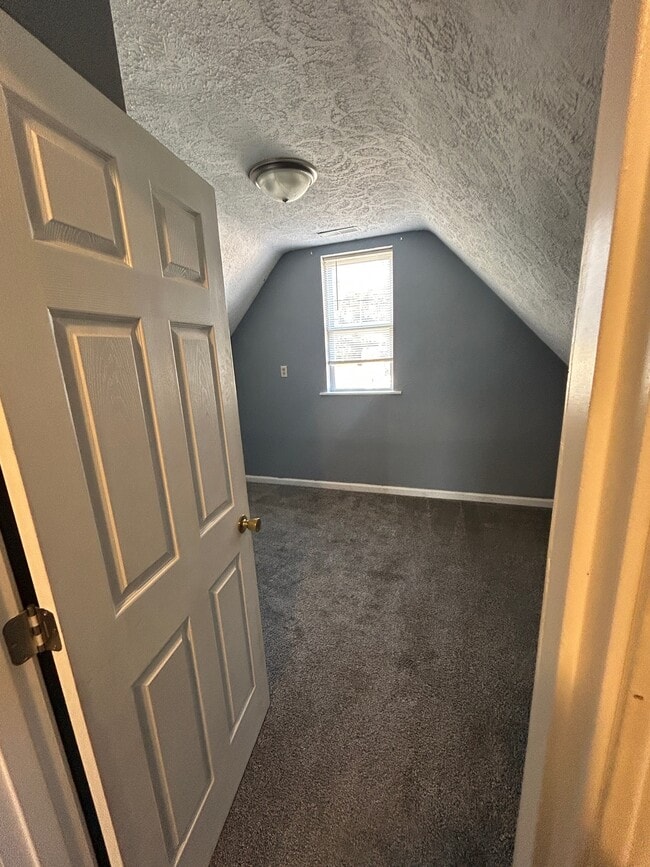 Building Photo - 101 W 1st St