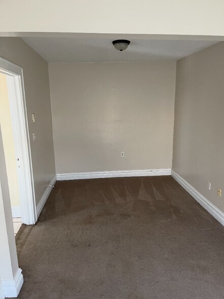 Building Photo - 1530 3rd Ave