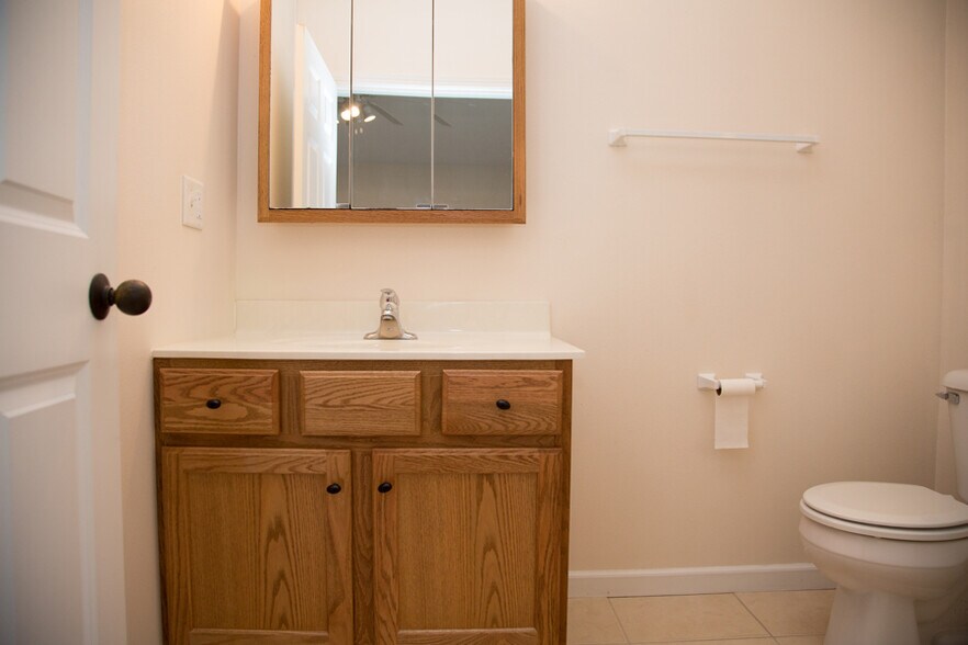 Building Photo - 2270 Fawn View Dr