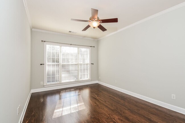 Building Photo - 5BR / 5BA Executive Home in Devonshire Court | 3,600 Sq Ft | Walk to Park and Pool