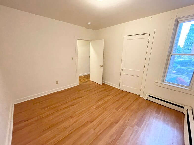 Building Photo - 1570 Tremont St