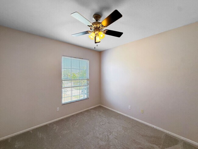 Building Photo - Beautiful 4BR + Office / 3BA Home in Prime...